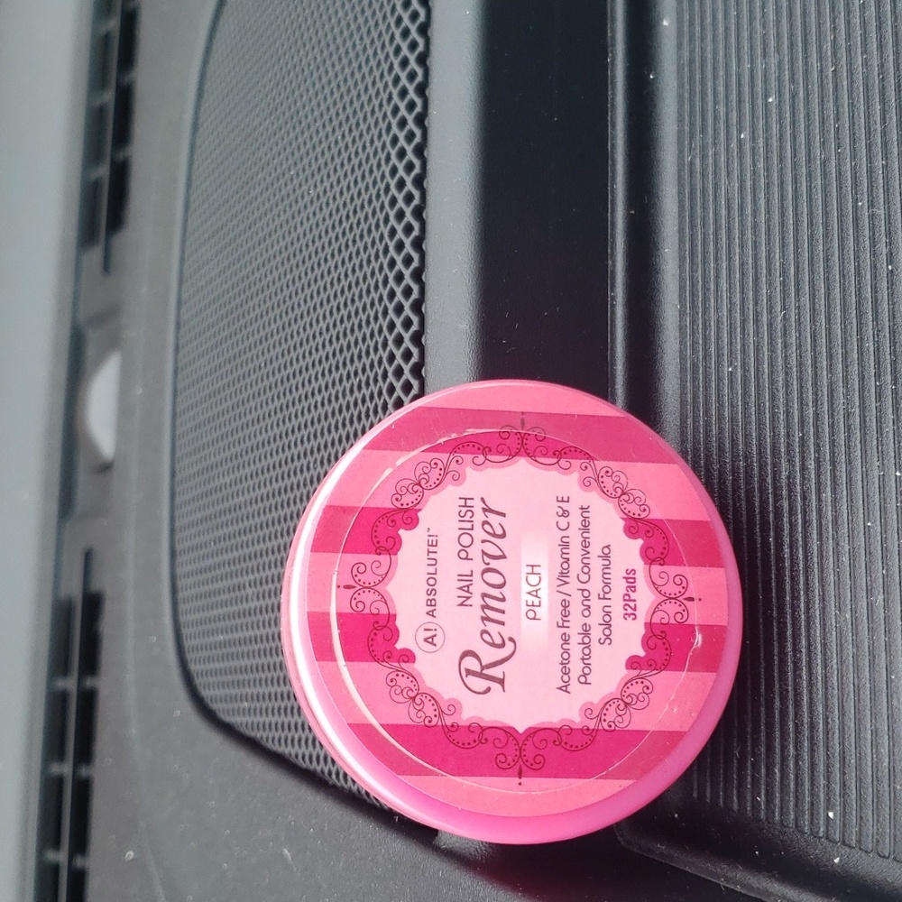 Peach C E Portable and convient Salon format Nail color re mover NWT